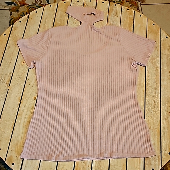 💥4 for $25💥Women's 3xl T Shirt w/ Neck addition - Picture 5 of 5